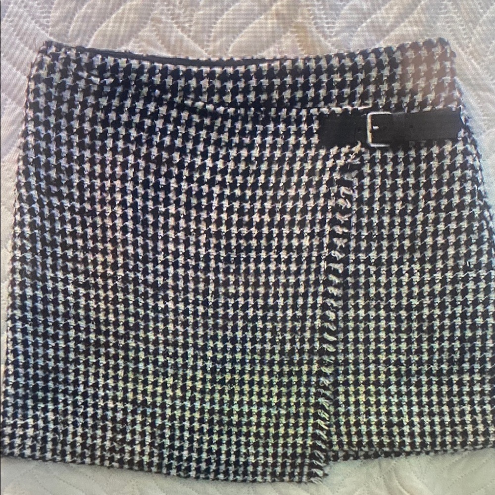 Stylish Black and White Houndstooth Skirt for Kids